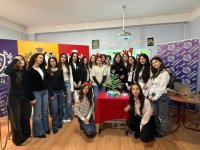 „აია-ქიმიკოსები” გილოცავთ დამდეგ შობა-ახალ წელს